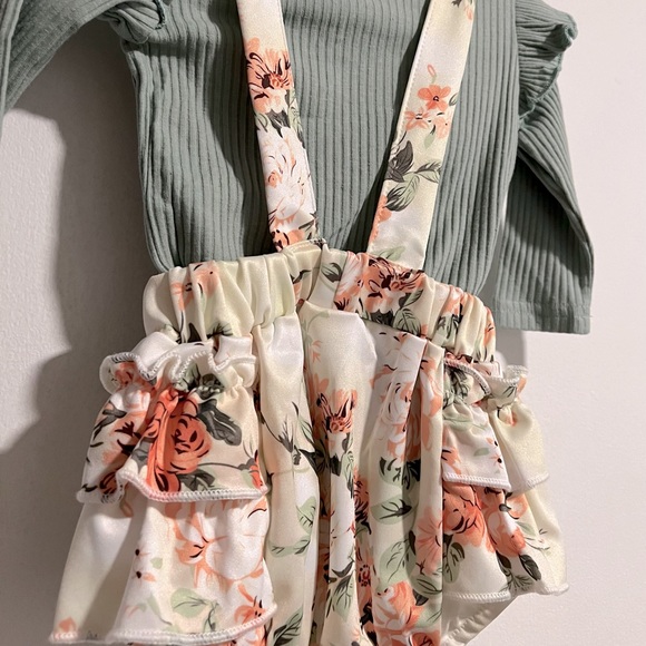 Floral Suspenders Set - Picture 6 of 6